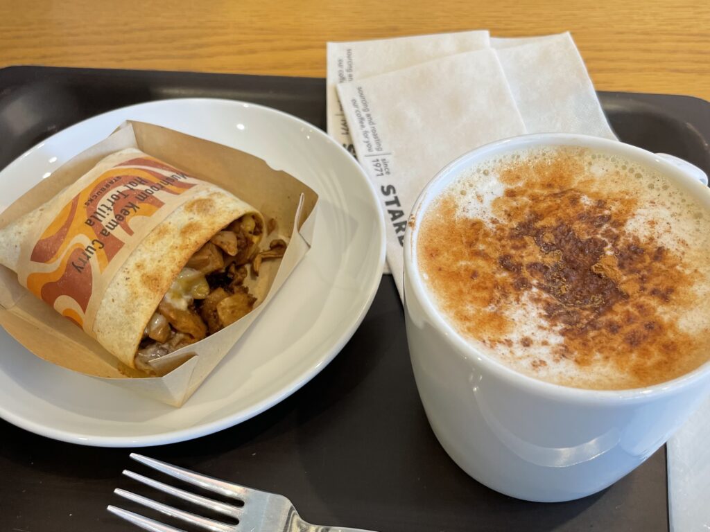 きのこのキーマカレー ホットトルティーヤ