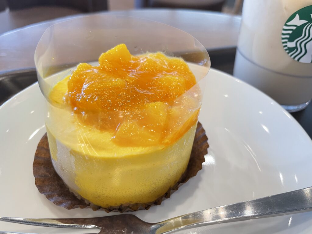 スタバマンゴームースケーキ